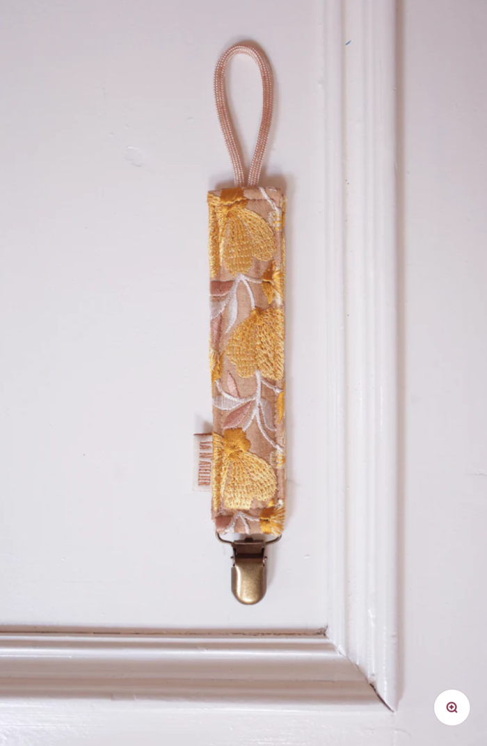 La N'atelier Pacifier Clip - Wildflower Yellow