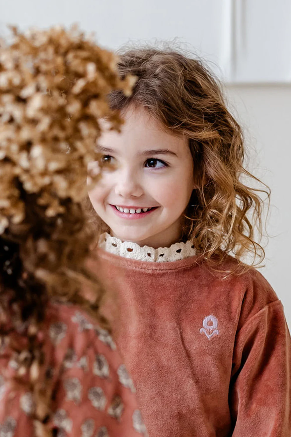 On top of the cake - Caroline Velvet Sweater Cedar Wood